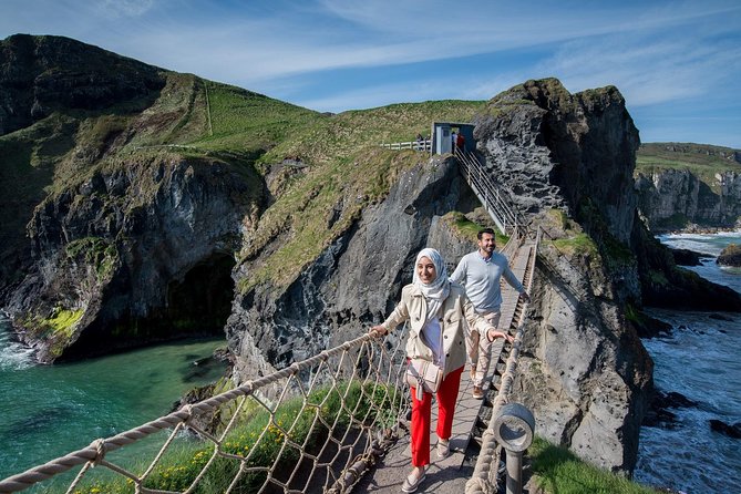 2-Day Northern Ireland Tour from Dublin Including Belfast and Giants Causeway - Day 2 to the Giants Causeway Visitor Centre: Audio Guides and Real Timing