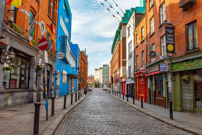 2 Hours Senior’s Historical Private Walking Tour of Dublin - Trinity College Dublin: the 1592 start and Campanile views