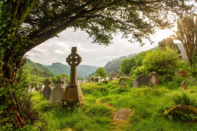 5 Day Ireland's South−East Including Admission from Dublin - Day 1: Rock of Dunamase, Cashel, and the Blarney Castle finale into Kinsale