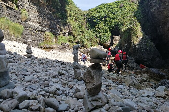 7 Arches Kayak Tour - Hidden Beaches and Coves Off the Crowds