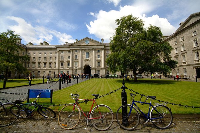 90 Minute Dublin Walking tour and Sightseeing tips - City Hall to Dublin Castle, Viking Dubhlinn and the center of power