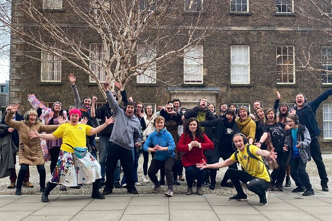 A Silent Disco Walking Tour - Group size, energy, and what the guide is doing