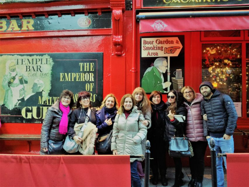 All Dublin 3 hours italian walking tour - Molly Malone at Suffolk Street, then Trinity College without the guesswork