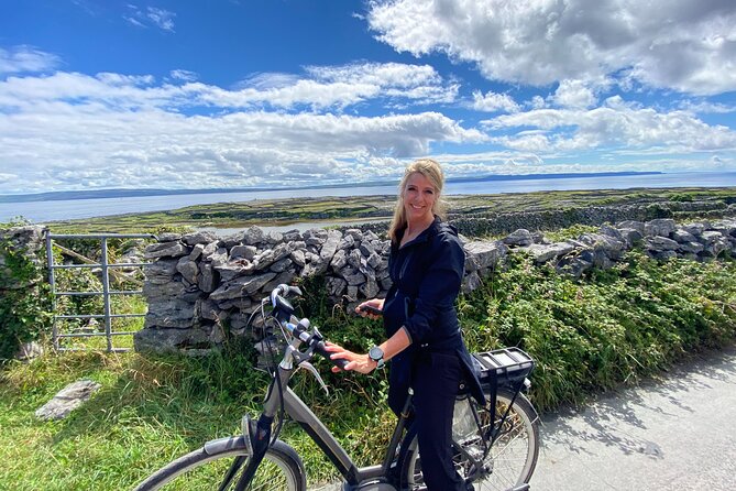 Aran Islands Bike Tour with Tea and Scones from Galway - Free time on Inisheer, pubs, and Aran sweater shopping