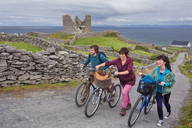 Aran Islands Bike Tour with Tea & Scones - Day Trip to Inisheer from Doolin - What the guided ride adds: graveyards, shipwrecks, and castles