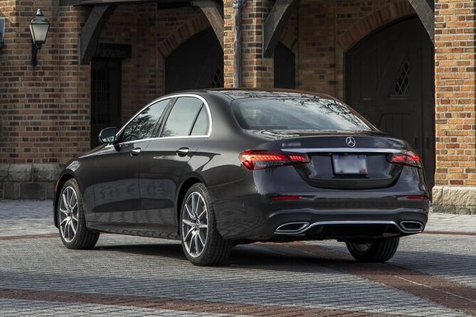Arrival Private Transfer by Business Car from Dublin airport DUB to Dublin - Luggage Limits and How to Avoid Excess Baggage Surprises
