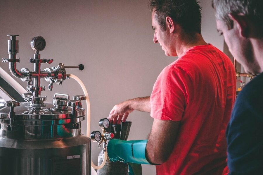 Athlone: Dead Centre Brewing Tour and Craft Beer Tasting - Dead Centre Brewing in Athlone: a one-hour craft beer lesson with views
