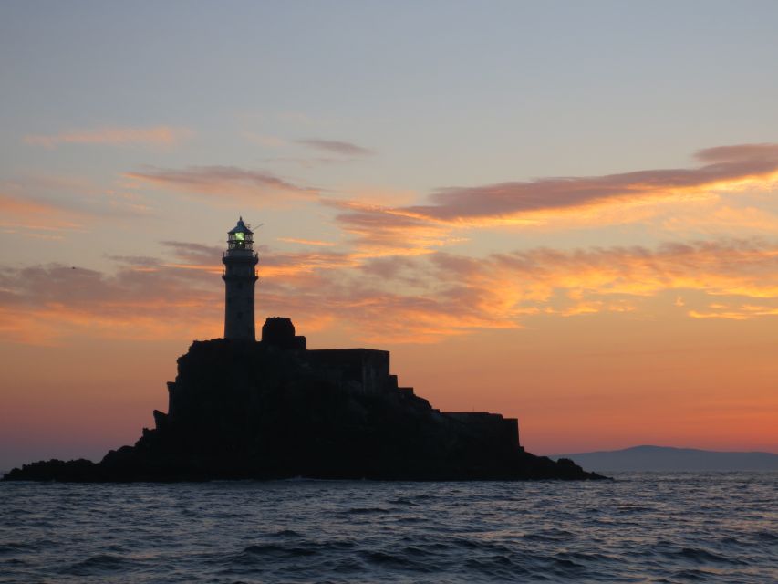 Baltimore Harbor: Sunset Cruise to Fastnet Rock Lighthouse - Sunset timing and the first big photo moments