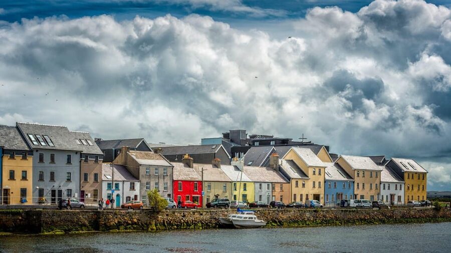 Best of Galway: Private Walking Tour with a Local - Latin Quarter walking: pubs, street music, and craft shops