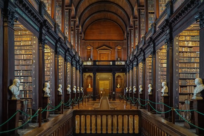 Book of Kells, Dublin Castle, Christ Church Cathedral Tour - Guide energy and group size: staying together without feeling herded