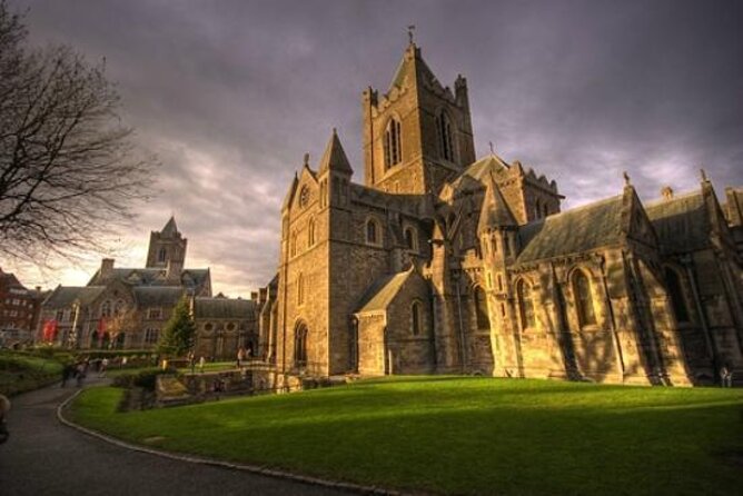 Book of Kells, Dublin Castle, Christ Church Cathedral Tour - Meeting at 42 Wellington Quay, then getting your bearings fast