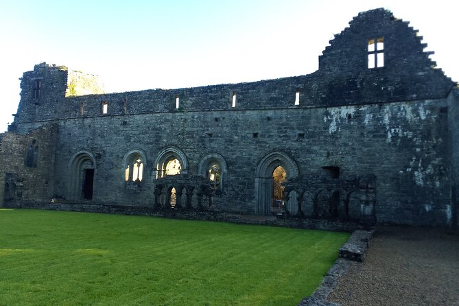 Cliffs of Moher & Bunratty Castle Day Tour - Caherconnell stone fort and sheepdog demonstrations with John Davoren