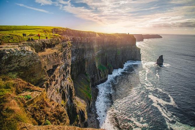 Cliffs of Moher Day Tour from Dublin: Including The Wild Atlantic Way - A full-day Wild Atlantic Way drive from Dublin that keeps moving