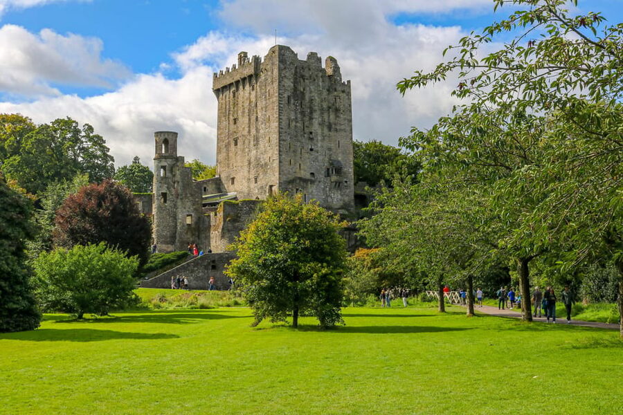 Cobh/Cork: Blarney Castle, Kinsale & Cork City Shore Tour - Blarney Castle: the 2-hour visit that mixes gardens, stone, and steps