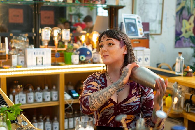 Cocktail Masterclass & Distillery Tour Combo - Custom oak bar time: making two bespoke cocktails you can repeat