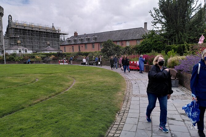 Complete tour of Dublin in Italian - Molly Malone and the statue legend that starts the whole mood