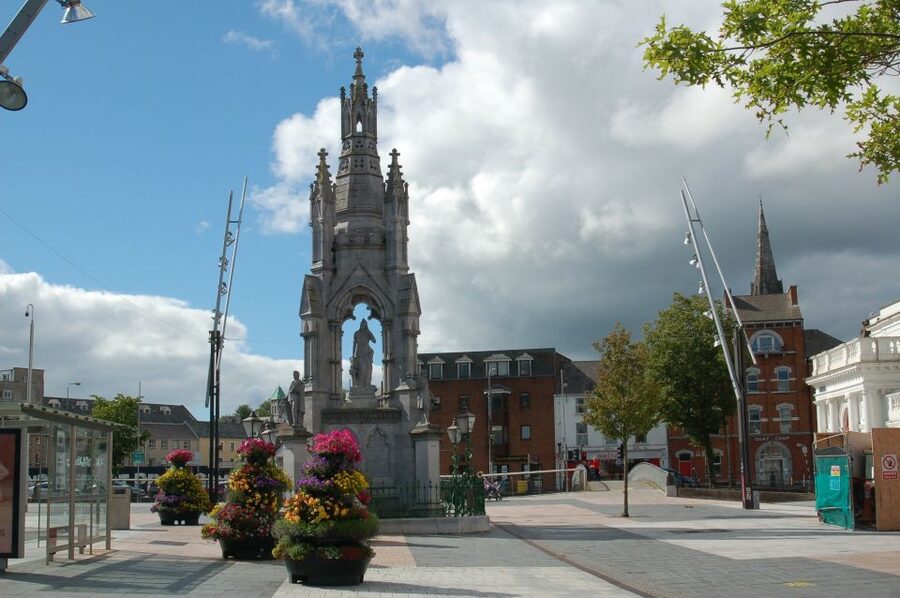 Cork: Guided Historical Walking Tour - Careys Lane and the Hugenot cemetery: a less predictable Cork chapter