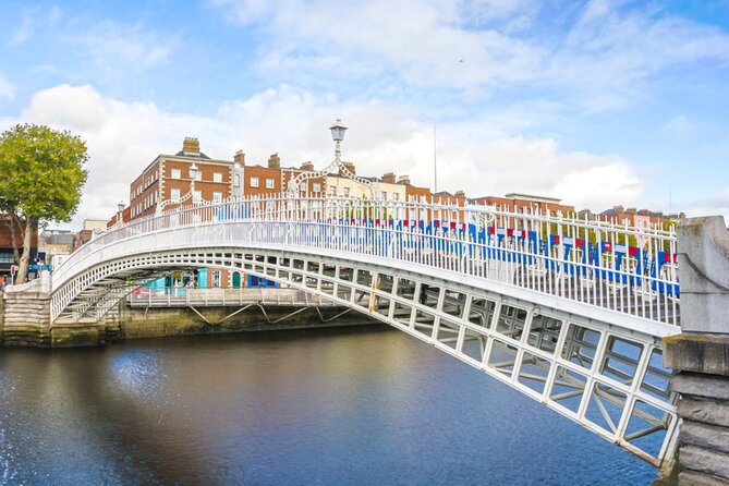 Cupid’s Trail: Romantic Puzzle Quest in Dublin - Ha’Penny Bridge and Molly Malone: quick stops with real charm