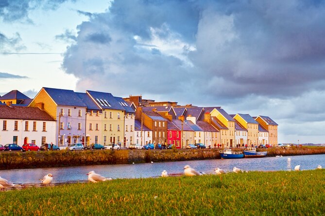 Day trip to Cliffs of Moher & Bunratty Castle and Ennis - Barack Obama Plaza stop: short break, real breathing room