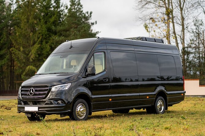 Departure Transfer Dublin to Dublin Airport by Van or Minibus - The vehicle matters: V-Class comfort for small groups, Sprinter space for bigger ones