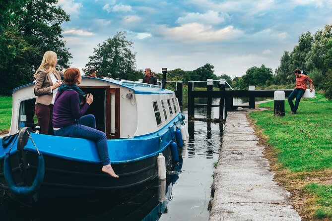 Digby Lock Cruise - Explore Ireland's Historic Grand Canal. - On-board bar and snacks: how to make it feel like your day