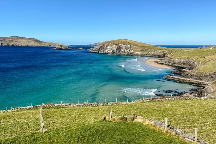 Dingle: Slea Head Photo And Sightseeing Tour - Gallarus Oratory and Kilmalkedar Church, stone sites with photo-friendly character