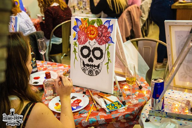 Drink & Draw: Paint A Masterpiece - The pace and vibe: guidance, tips, and loud music