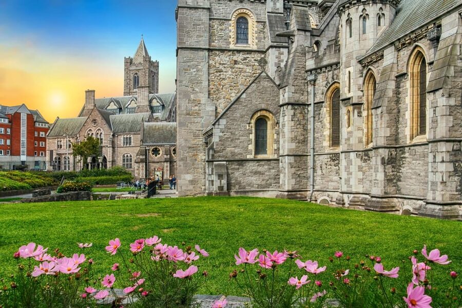 Dublin: Book of Kells, Dublin Castle and Christ Church Tour - St. Andrew’s Church and Molly Malone, where myths do the heavy lifting
