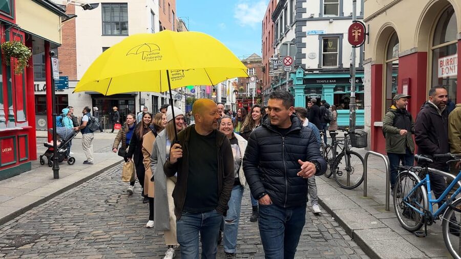 Dublin: Bucket List Sights Walking Tour - Temple Bar District, Tudor Roots to Live Music Streets