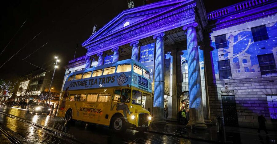 Dublin: Christmas Lights Festive Bus Tour with Afternoon Tea - Key moments to look forward to