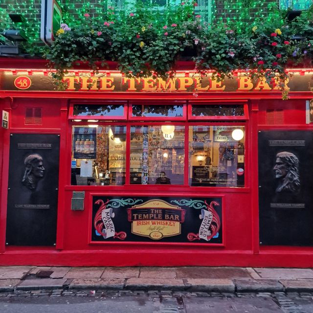 Dublin: Dublin City Highlights Private Guided Walking Tour - Temple Bar, Claddagh Records, and the Irish music you can point to