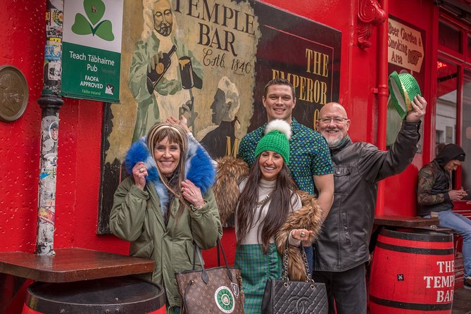 Dublin Family Adventure: Cherished Memories in Every Photo - The Quays Temple Bar, Merchants Arch, and Zozimus: pick your mood