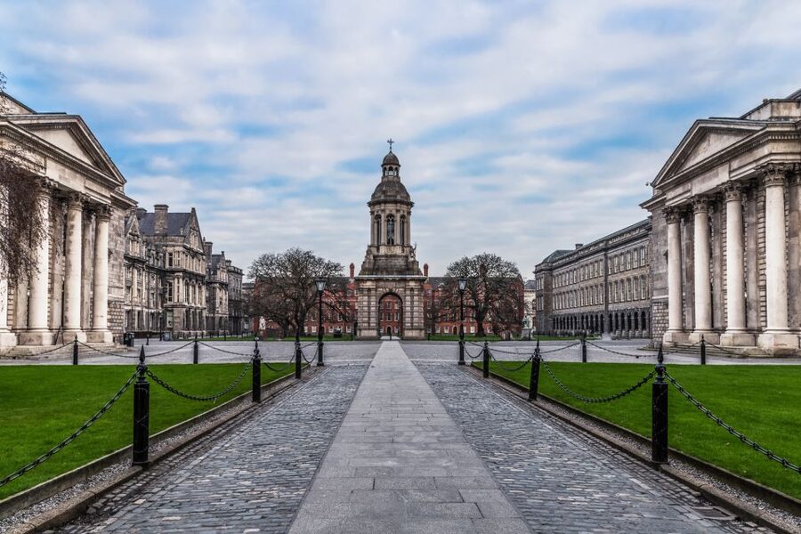 Dublin: Fast-Track Book of Kells Ticket & Dublin Castle Tour - The Book of Kells experience: symbolism, the Gospels, and that close-up feeling
