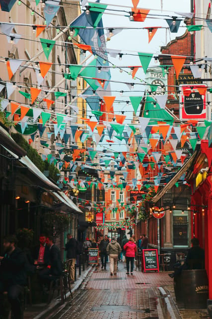 Dublin Food & Drink Walking Tour & Jameson Irish Coffee Demo - The Brazen Head Pub: Beer, Photos, and Pub Culture
