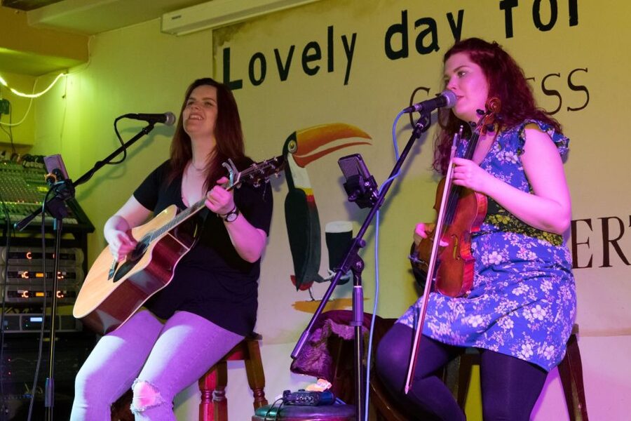 Dublin: Generation Pub Crawl - What to Wear and Bring (So You Do Not Get Turned Away)