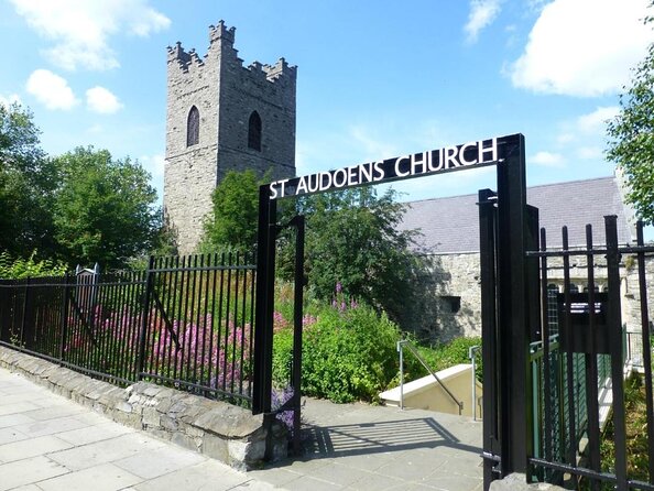 Dublin Ghost Bus Tour with Professional Actors - Quick hits before you board