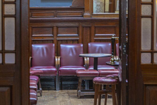Dublin Guided Irish Coffee Masterclass with Whiskey Tasting - The Included Whiskey Tasting: POWERS Gold Label and Three Swallows Style