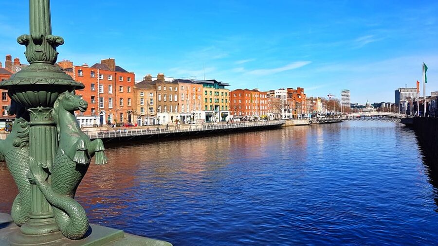Dublin: Guided Sights and Pints Tour - Temple Bar: where pub culture turns into a conversation skill
