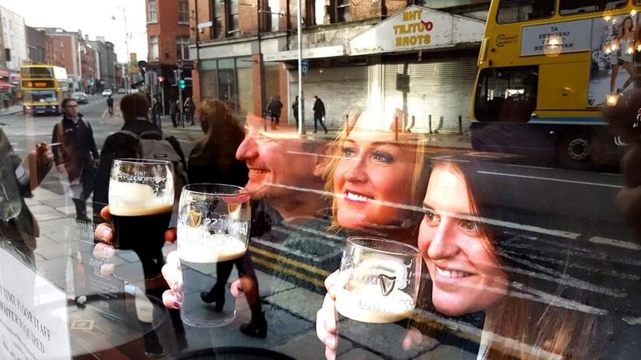 Dublin: Guided Sights and Pints Tour - The 4-hour rhythm: short walks, warm breaks, and a private-group pace