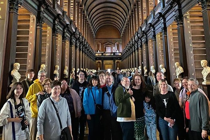 Dublin Guinness Storehouse, Molly Malone Statue and Book of Kells - The 4-hour route that links Guinness, the Liberties, and Trinity College