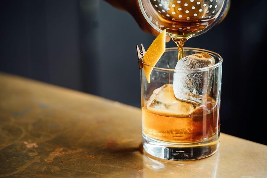 Dublin: Guinness Storehouse, Roe & Co Irish Whiskey Tour - The Brazen Head finish: a quick guided pub stop to wrap the day
