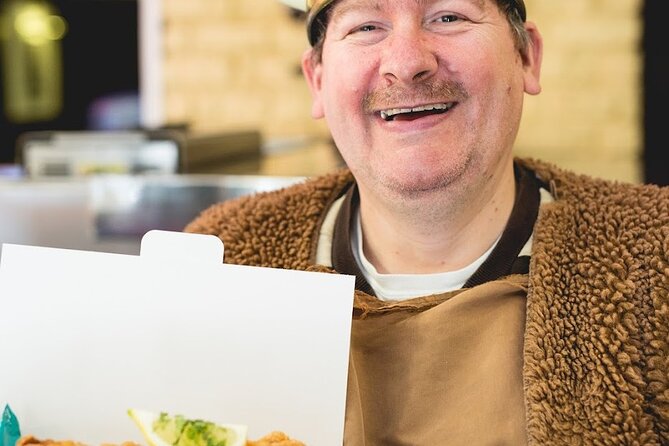 Dublin Historical Centre Food Tour with 8 Food Tastings & Drinks - Stop 2, 8 Essex St W: Sausage Rolls and a Secret Bite
