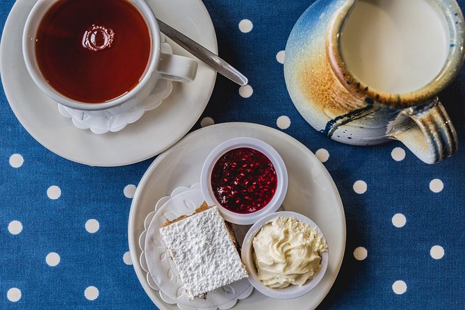 Dublin Historical Centre Private Food Tour with 8 Food Tastings - Stop-by-stop tastings, and what to expect at each one