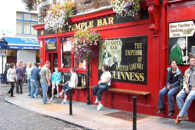 Dublin in a Day Private Tour: Book of Kells & Guinness Storehouse - Guinness Storehouse timed entry, gravity views, and your included pint