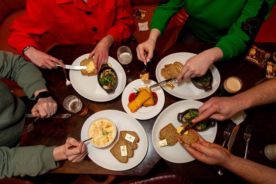 Dublin: Irish Food Trail Walking Tour with 3 Courses - Why This 3-Course Dublin Food Walk Works So Well