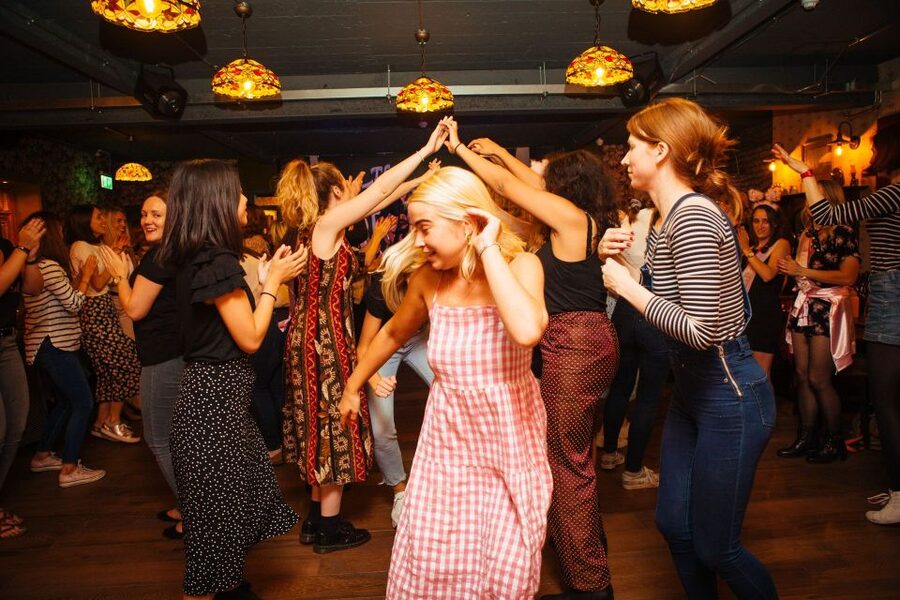 Dublin: Irish Music and Dance Show with Dance Lesson - What to Bring, and Quick Tips That Make It Easier