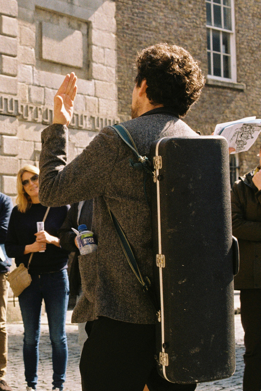 Dublin: Irish Music Walking Tour with Live Performance - Stop-by-Stop: How the Songs Match What You’re Seeing