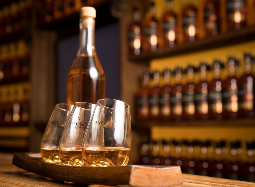 Dublin: Irish Whiskey Museum Blending Tour with Tastings - Entering 119 Grafton Street and Getting Oriented Fast