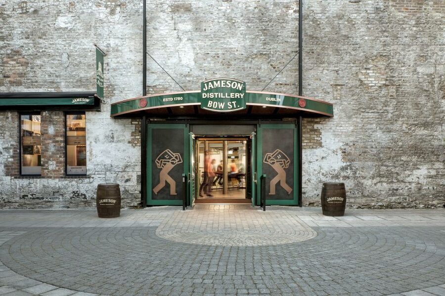 Dublin: Jameson and Guinness Private Tour with Transfers - Smithfield and the Jameson beginnings: a cocktail and the old distillery feel