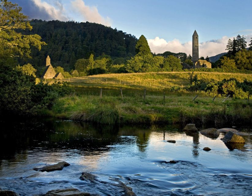 Dublin: Kilkenny, Wicklow & Glendalough Tour & Sheepdog Show - Working sheep farm and the sheepdog demonstration